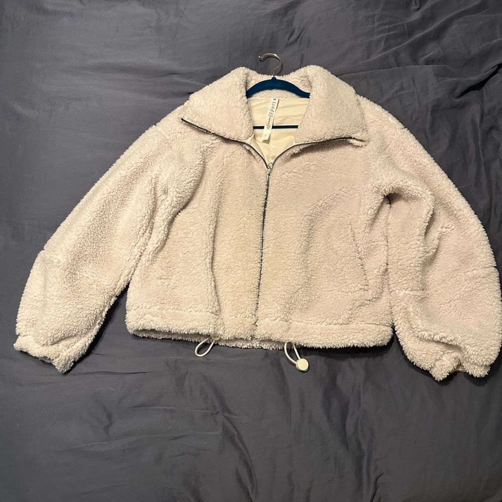 WORN ONCE Sherpa Lululemon jacket